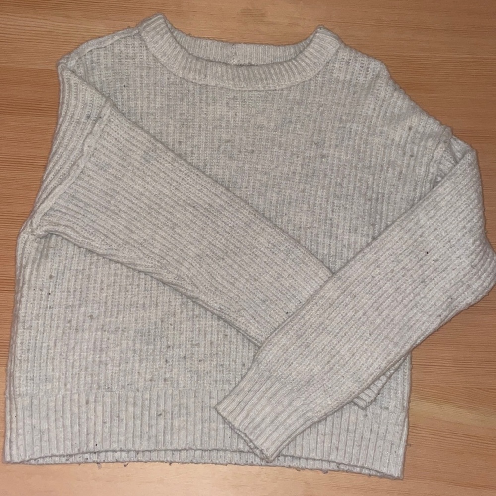 AE sweater. Work a handful of times. Cream color/tan. Size XS